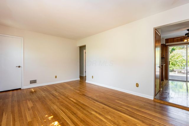 2212 Woodstock Road, Upper Arlington, OH 43221