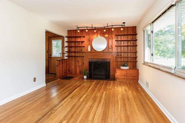 2212 Woodstock Road, Upper Arlington, OH 43221