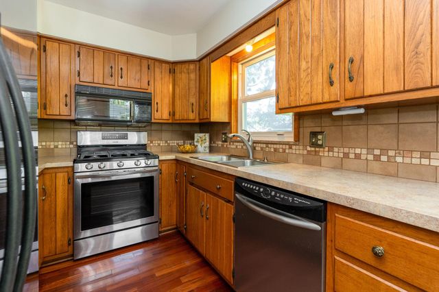 2212 Woodstock Road, Upper Arlington, OH 43221