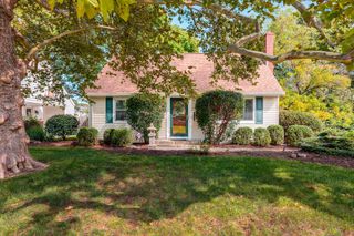 2212 Woodstock Road, Upper Arlington, OH 43221