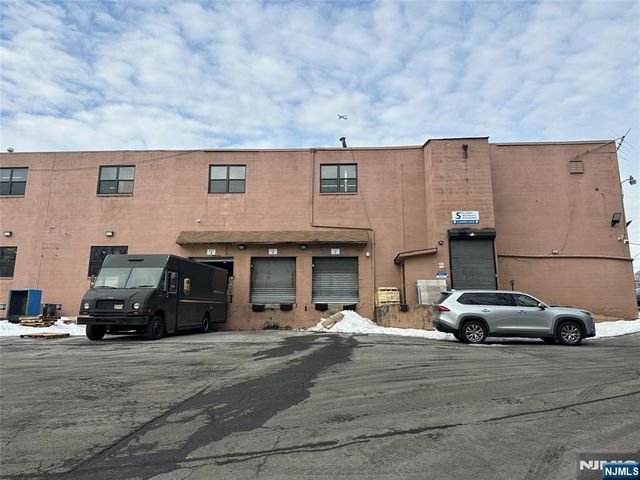 10 Dell Glen Avenue 1st, Lodi, NJ 07644