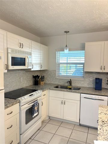 2115 9TH AVENUE W 6B, Bradenton, FL 34205