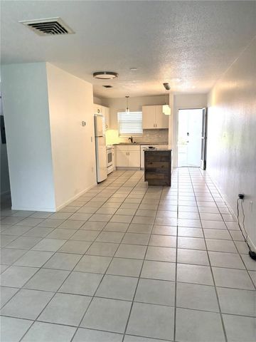 2115 9TH AVENUE W 6B, Bradenton, FL 34205