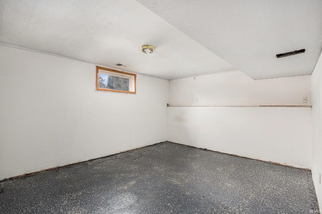 59891 Kay Boulevard, Elkhart, IN 46517