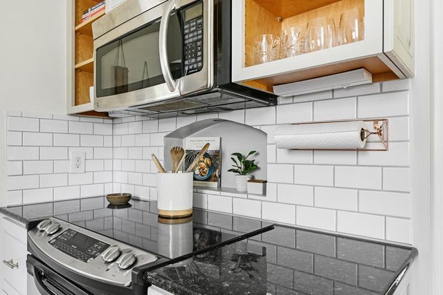 2665 N Harding BOULEVARD, Wauwatosa, WI 53226