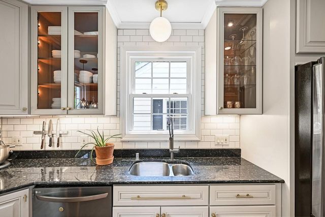 2665 N Harding BOULEVARD, Wauwatosa, WI 53226