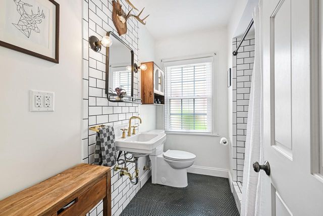 2665 N Harding BOULEVARD, Wauwatosa, WI 53226