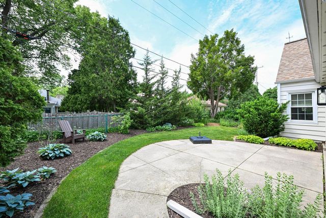 2665 N Harding BOULEVARD, Wauwatosa, WI 53226