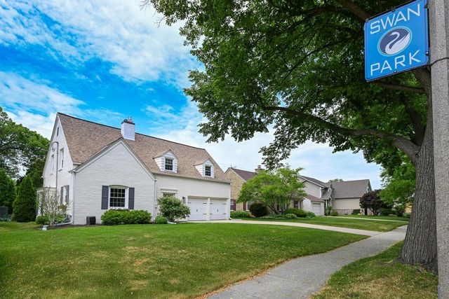 2665 N Harding BOULEVARD, Wauwatosa, WI 53226
