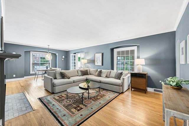 2665 N Harding BOULEVARD, Wauwatosa, WI 53226