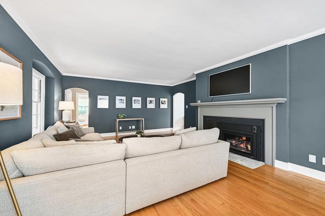 2665 N Harding BOULEVARD, Wauwatosa, WI 53226