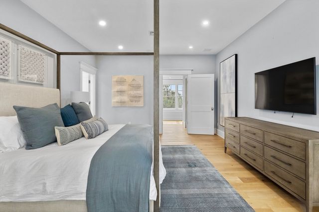 558 Fox Hill Rd, Chatham, MA 02633
