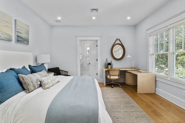 558 Fox Hill Rd, Chatham, MA 02633