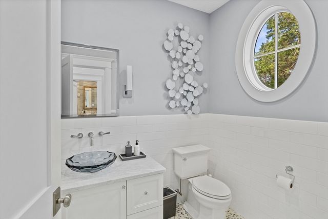 558 Fox Hill Rd, Chatham, MA 02633