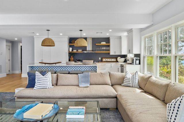 558 Fox Hill Rd, Chatham, MA 02633