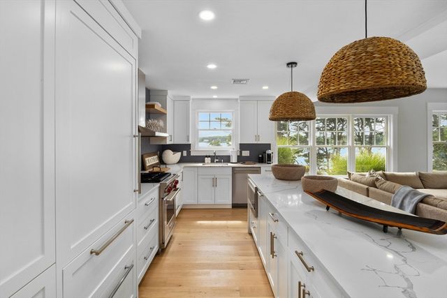 558 Fox Hill Rd, Chatham, MA 02633