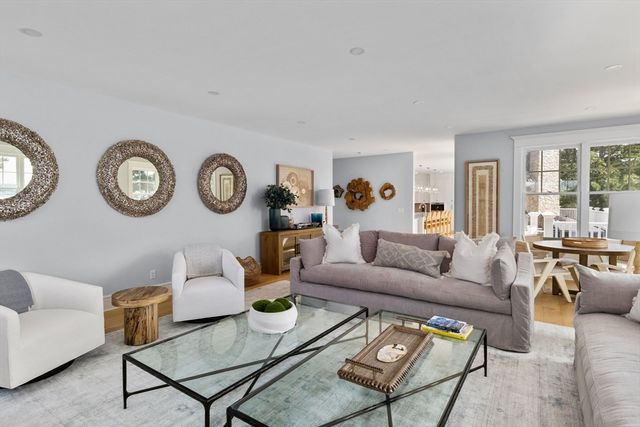 558 Fox Hill Rd, Chatham, MA 02633