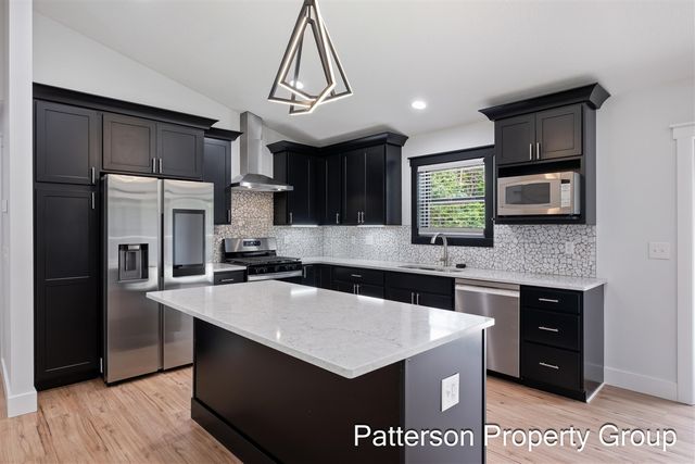 7638 E Sheringer Road, Ravenna, MI 49451