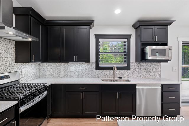 7638 E Sheringer Road, Ravenna, MI 49451