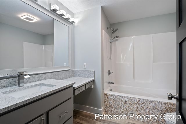7638 E Sheringer Road, Ravenna, MI 49451