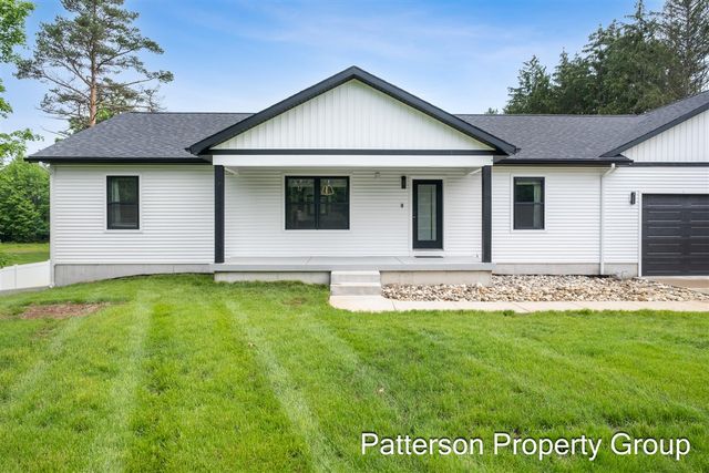 7638 E Sheringer Road, Ravenna, MI 49451