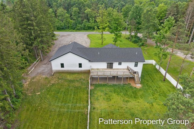 7638 E Sheringer Road, Ravenna, MI 49451