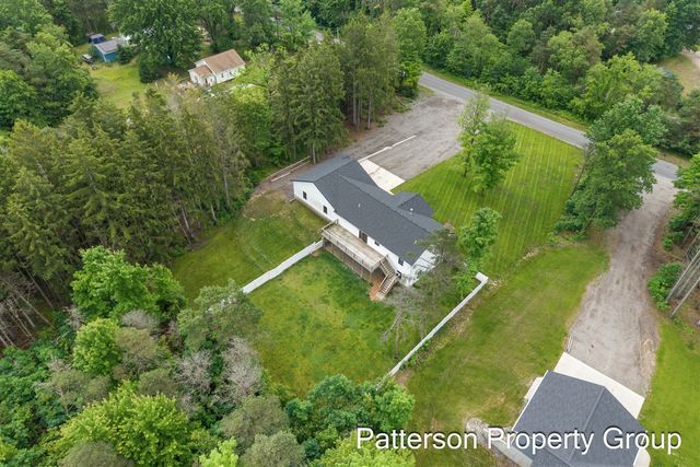 7638 E Sheringer Road, Ravenna, MI 49451