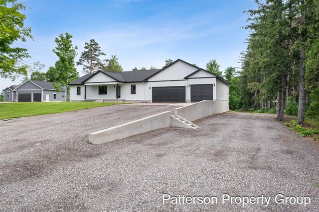 7638 E Sheringer Road, Ravenna, MI 49451