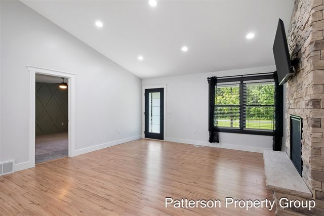 7638 E Sheringer Road, Ravenna, MI 49451