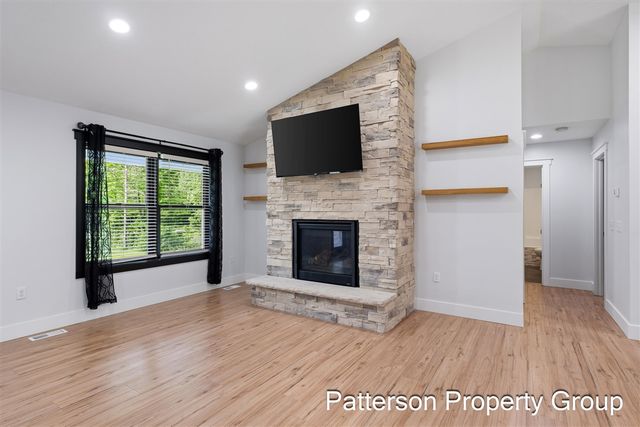 7638 E Sheringer Road, Ravenna, MI 49451