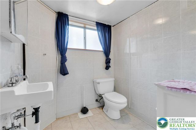 1655 Mark Twain Circle, Hanover Twp, PA 18017