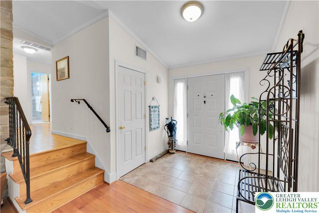 1655 Mark Twain Circle, Hanover Twp, PA 18017