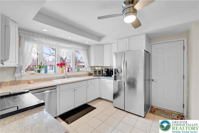 1655 Mark Twain Circle, Hanover Twp, PA 18017