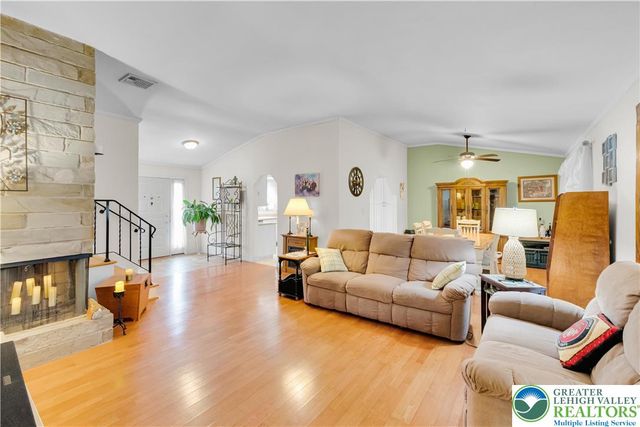 1655 Mark Twain Circle, Hanover Twp, PA 18017