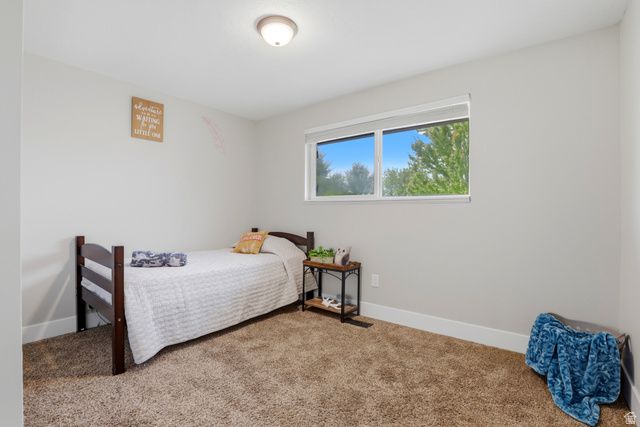 611 W 1635 N, Clinton, UT 84015