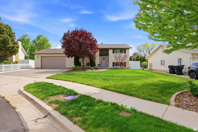 611 W 1635 N, Clinton, UT 84015