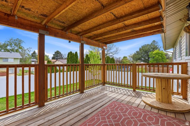 611 W 1635 N, Clinton, UT 84015