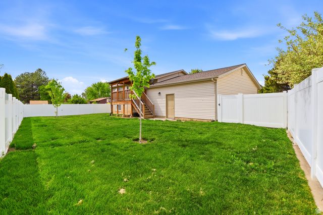 611 W 1635 N, Clinton, UT 84015