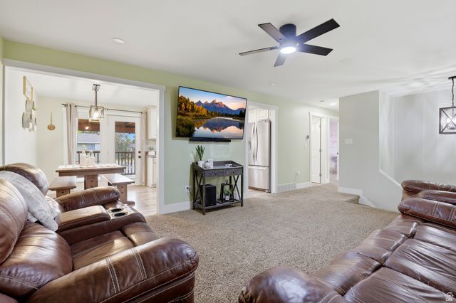 611 W 1635 N, Clinton, UT 84015