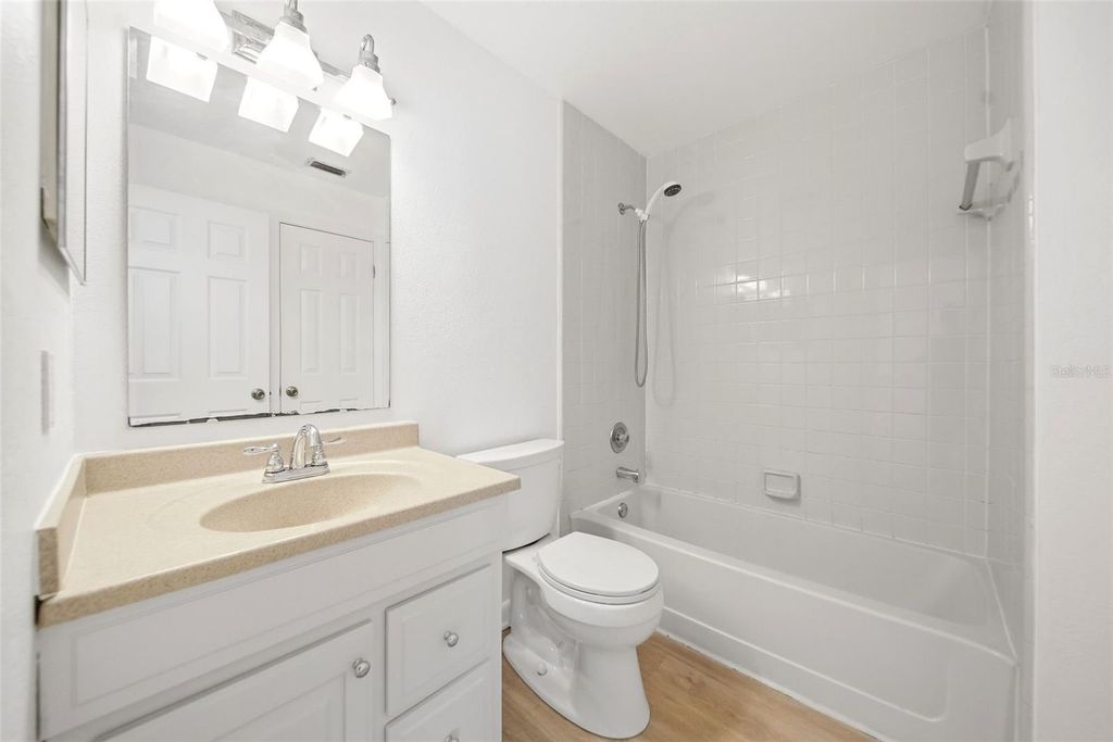 Image 19 of property listing at 2210 COACH HOUSE BOULEVARD 408, Orlando, FL 32812