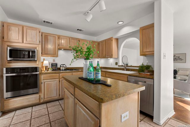2650 Chestnut Bnd, San Antonio, TX 78232