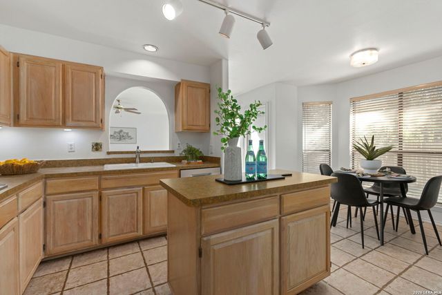 2650 Chestnut Bnd, San Antonio, TX 78232