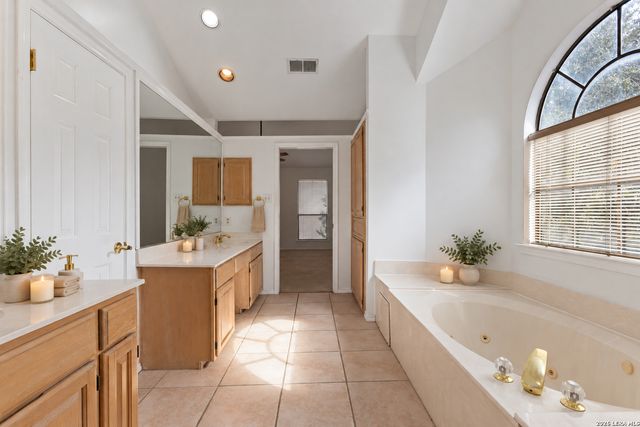2650 Chestnut Bnd, San Antonio, TX 78232