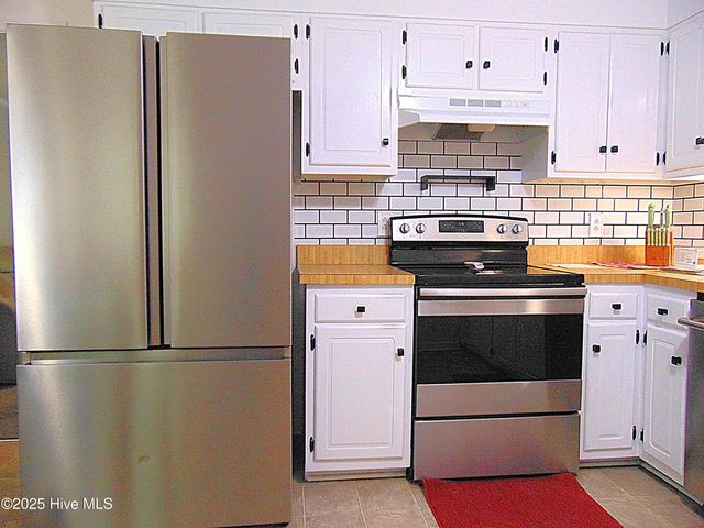 110 Poplar Road, Havelock, NC 28532