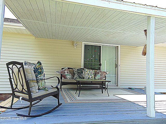 110 Poplar Road, Havelock, NC 28532