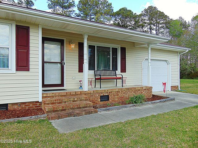 110 Poplar Road, Havelock, NC 28532