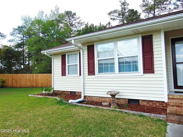 110 Poplar Road, Havelock, NC 28532