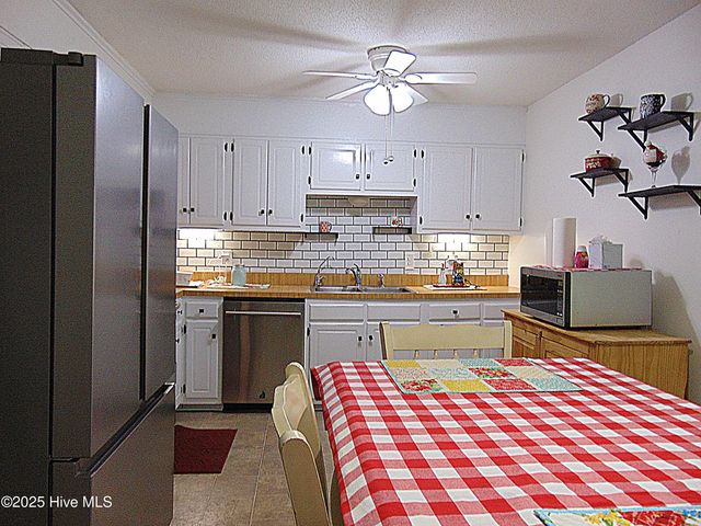 110 Poplar Road, Havelock, NC 28532