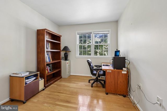 2205 ABBOTSFORD, Vienna, VA 22181