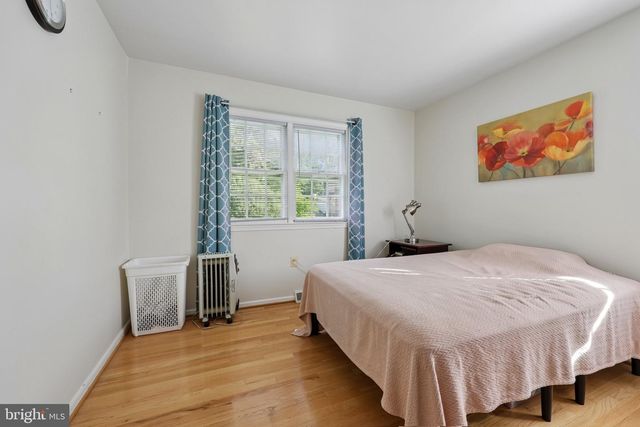 2205 ABBOTSFORD, Vienna, VA 22181